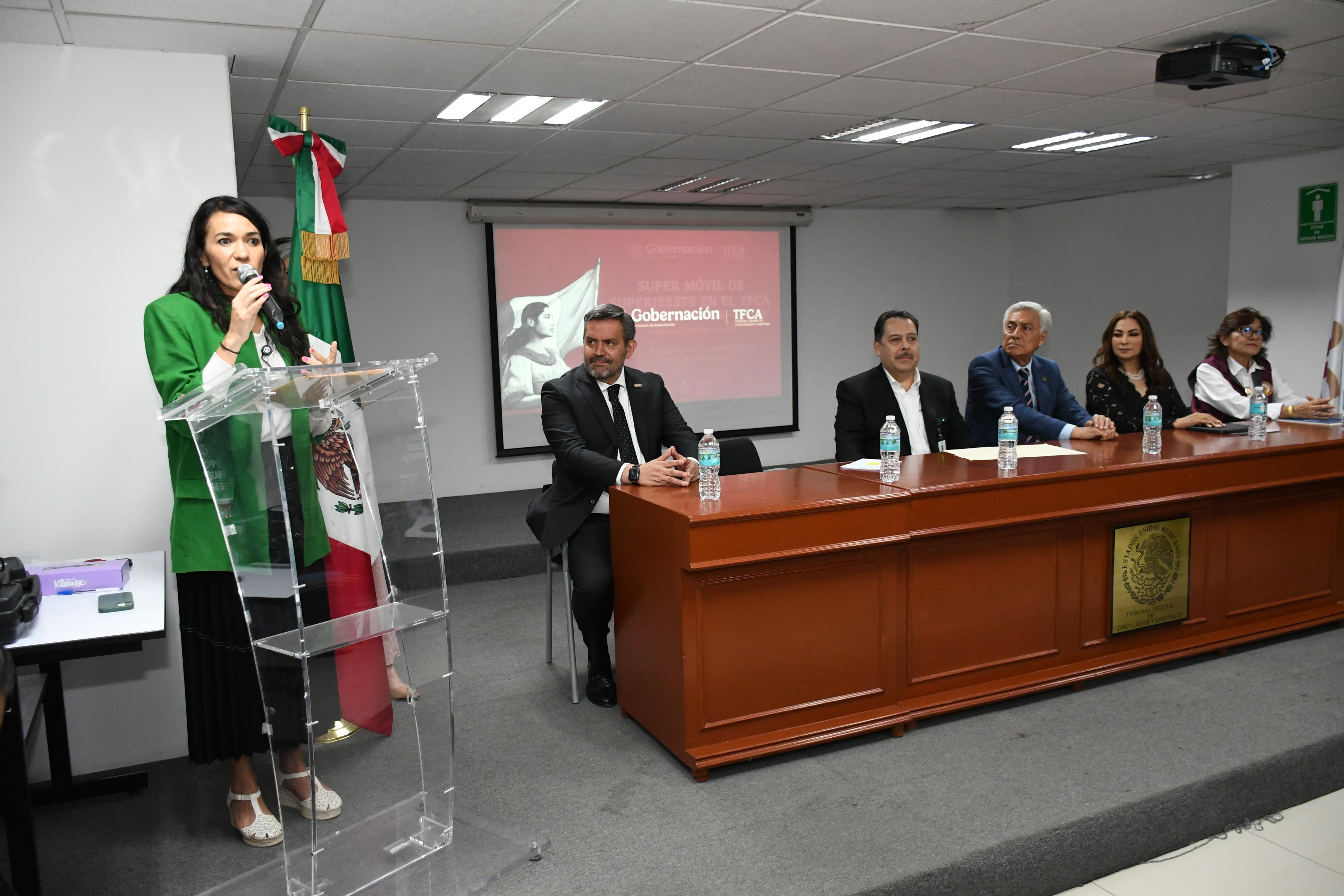 Inauguración de la Unidad Móvil de SuperISSSTE en el Tribunal Federal de Conciliación y Arbitraje